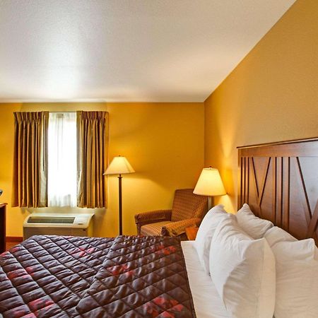 Rodeway Inn & Suites Phillipsburg エクステリア 写真