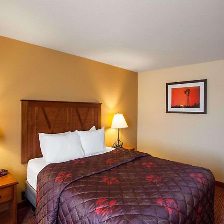 Rodeway Inn & Suites Phillipsburg エクステリア 写真