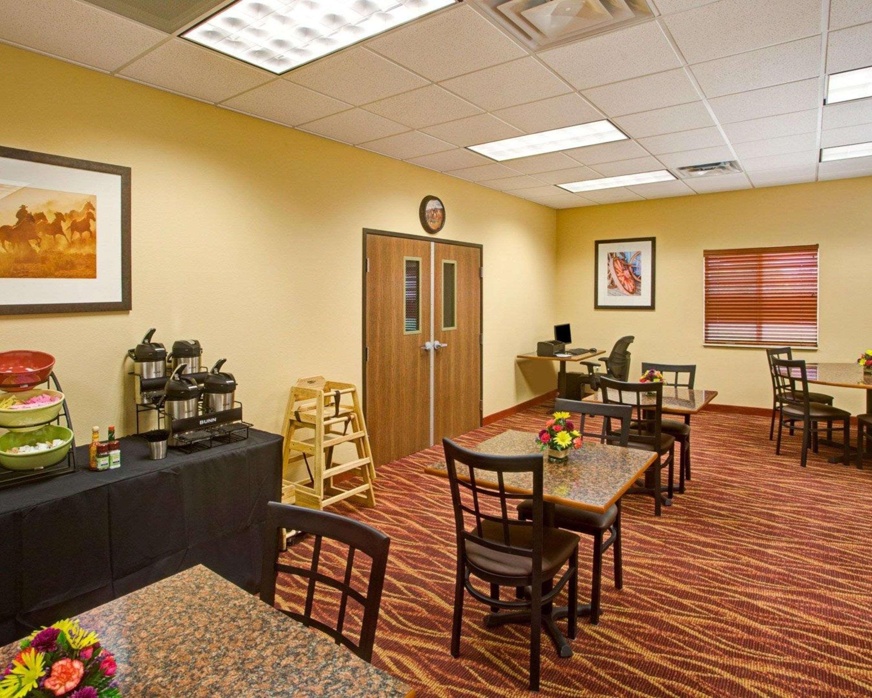 Rodeway Inn & Suites Phillipsburg エクステリア 写真