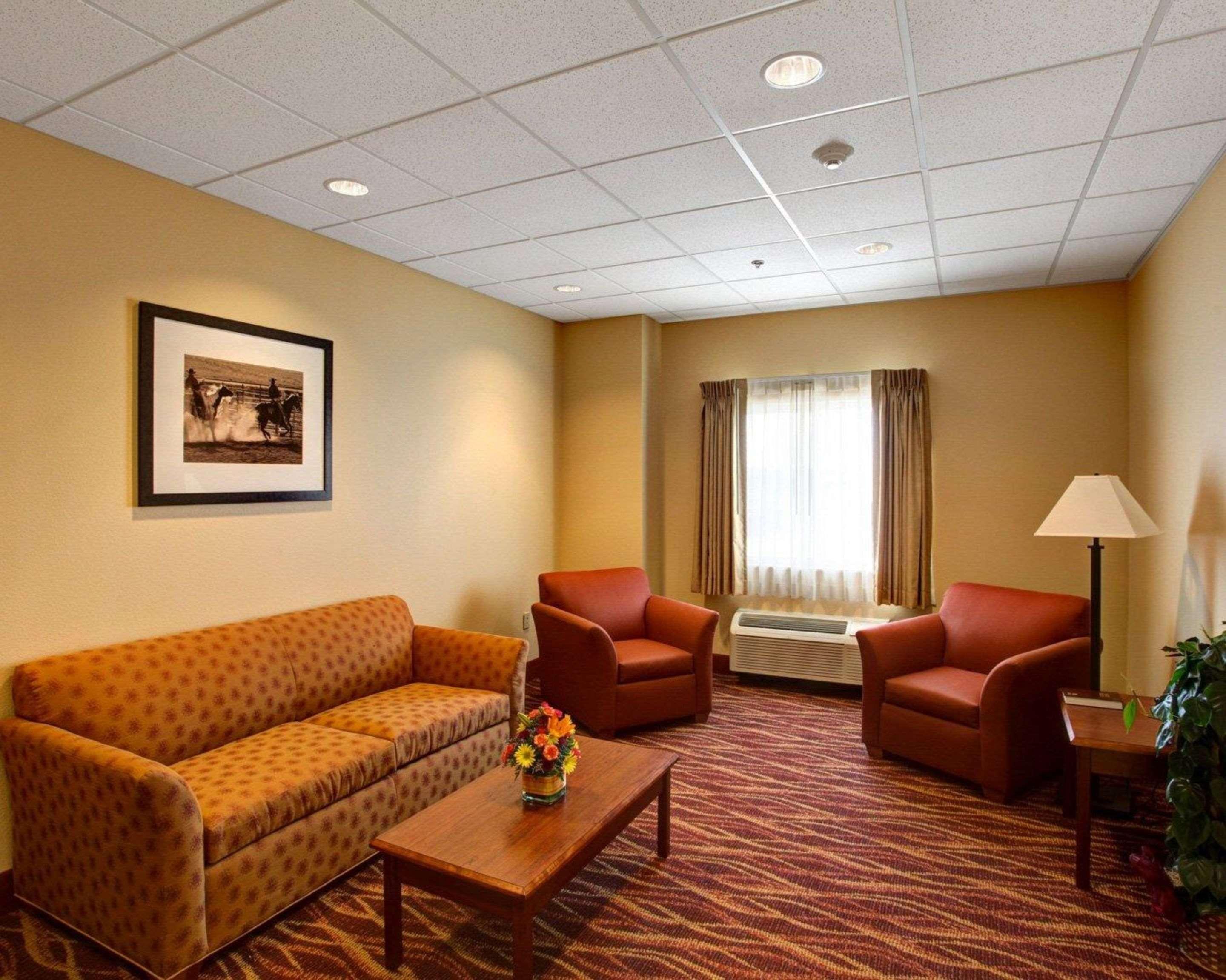 Rodeway Inn & Suites Phillipsburg エクステリア 写真