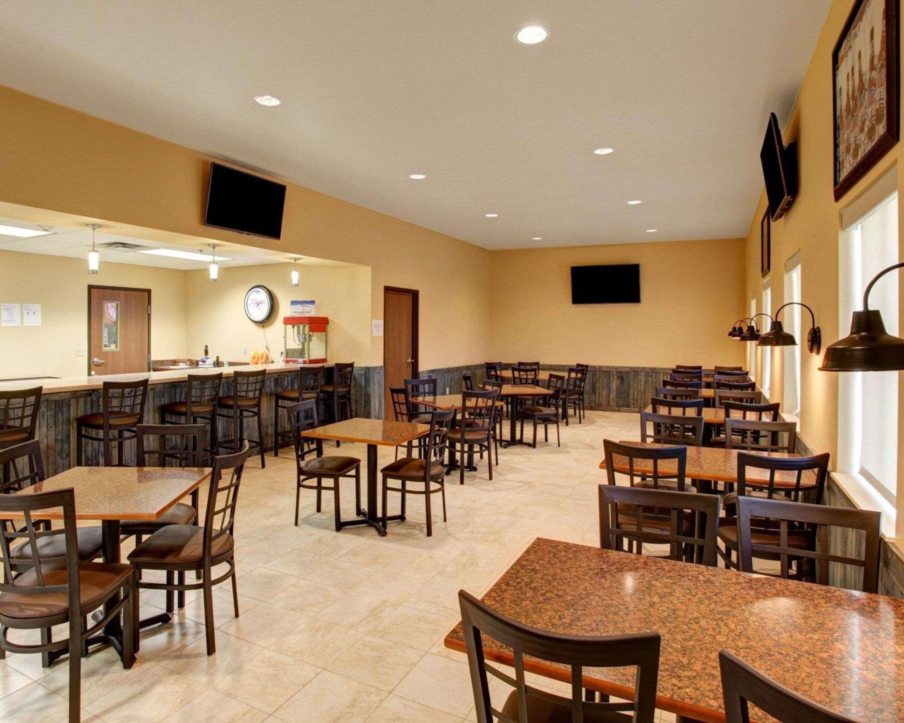 Rodeway Inn & Suites Phillipsburg エクステリア 写真