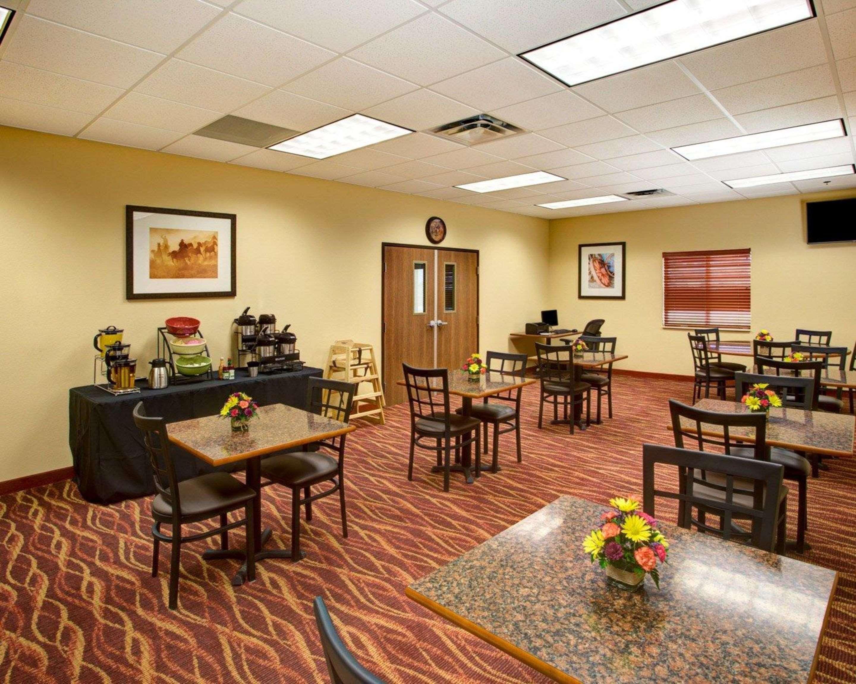 Rodeway Inn & Suites Phillipsburg エクステリア 写真